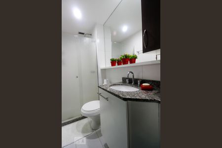 Apartamento à venda com 71m², 2 quartos e 1 vaga Apartamento à venda com 71m², 2 quartos e 1 vagaBanheiro