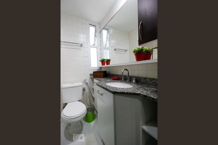 Apartamento à venda com 71m², 2 quartos e 1 vaga Apartamento à venda com 71m², 2 quartos e 1 vagaBanheiro da Suíte