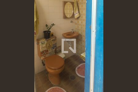 Casa à venda com 250m², 5 quartos e 2 vagasBanheiro 3