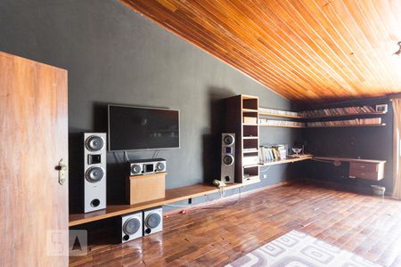 Casa à venda com 750m², 7 quartos e 5 vagasSala TV