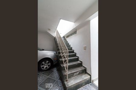 Casa à venda com 240m², 3 quartos e 2 vagasEscada para o terraço