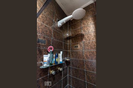 Casa à venda com 240m², 3 quartos e 2 vagasBanheiro social - chuveiro