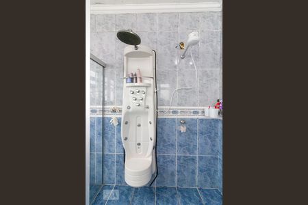 Casa à venda com 240m², 3 quartos e 2 vagasBanheiro quarto 3 suíte - chuveiros