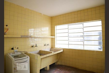 Casa para alugar com 350m², 4 quartos e 5 vagas Casa para alugar com 350m², 4 quartos e 5 vagasLavanderia