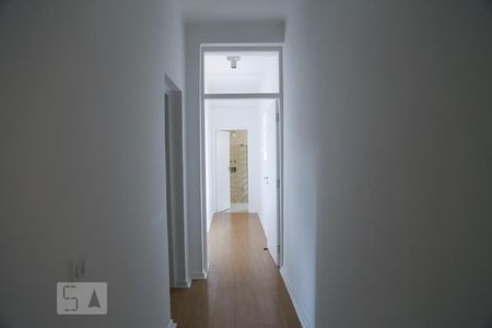Casa para alugar com 350m², 4 quartos e 5 vagas Casa para alugar com 350m², 4 quartos e 5 vagasCorredor