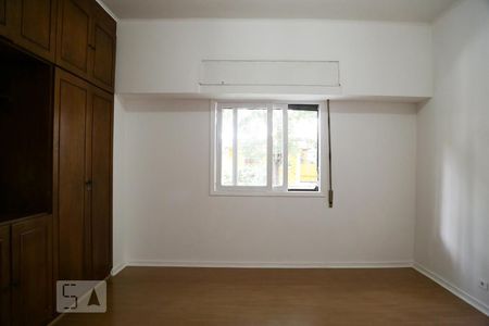 Casa para alugar com 350m², 4 quartos e 5 vagas Casa para alugar com 350m², 4 quartos e 5 vagasQuarto 3
