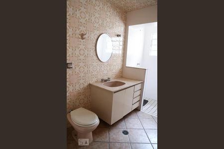 Casa para alugar com 350m², 4 quartos e 5 vagas Casa para alugar com 350m², 4 quartos e 5 vagasBanheiro 3