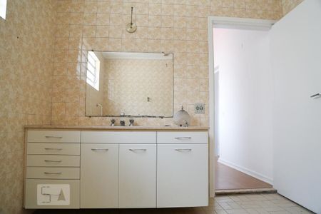 Casa para alugar com 350m², 4 quartos e 5 vagas Casa para alugar com 350m², 4 quartos e 5 vagasBanheiro 2