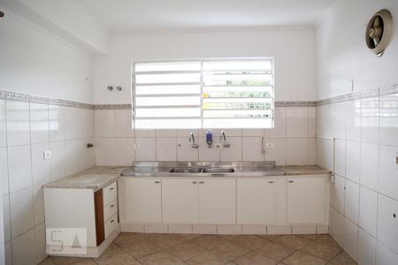Casa para alugar com 350m², 4 quartos e 5 vagas Casa para alugar com 350m², 4 quartos e 5 vagasCozinha