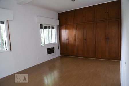 Casa para alugar com 350m², 4 quartos e 5 vagas Casa para alugar com 350m², 4 quartos e 5 vagasQuarto 4