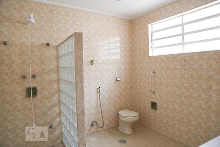 Casa para alugar com 350m², 4 quartos e 5 vagas Casa para alugar com 350m², 4 quartos e 5 vagasBanheiro 2