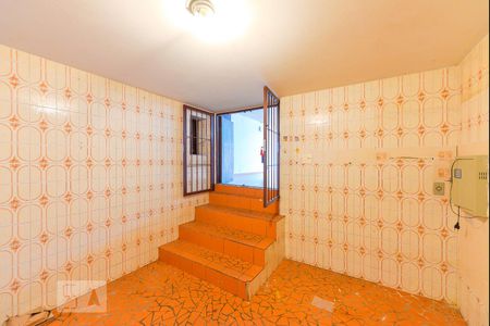 Casa à venda com 274m², 4 quartos e 6 vagas Casa à venda com 274m², 4 quartos e 6 vagasPorao