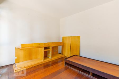 Casa à venda com 274m², 4 quartos e 6 vagas Casa à venda com 274m², 4 quartos e 6 vagasSala TV