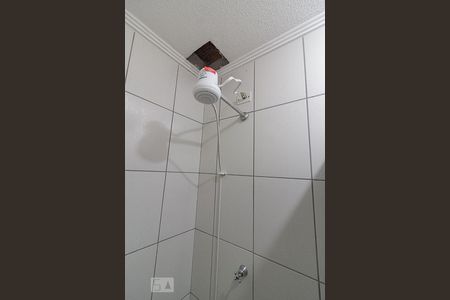 Banheiro de kitnet/studio para alugar com 1 quarto, 40m² em Boqueirão, Curitiba