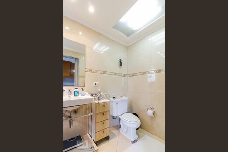 Apartamento à venda com 262m², 3 quartos e 5 vagasBanheiro da terceira suíte