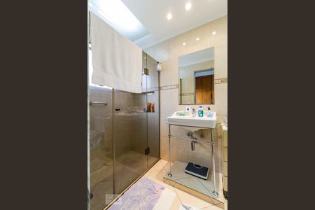 Apartamento à venda com 262m², 3 quartos e 5 vagasBanheiro da terceira suíte