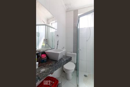 Casa à venda com 177m², 3 quartos e 4 vagasBanheiro da suíte 02