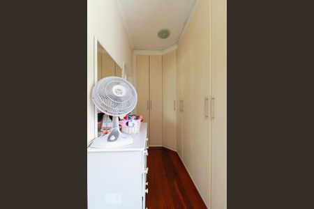 Casa à venda com 177m², 3 quartos e 4 vagasCloset