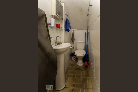 Casa à venda com 160m², 4 quartos e 5 vagasBanheiro da garagem