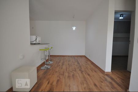Sala de apartamento para alugar com 2 quartos, 60m² em Vila Industrial, Campinas