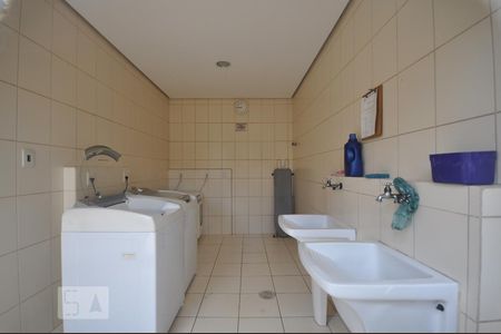 Apartamento para alugar com 60m², 2 quartos e 1 vagaÁrea comum - Lavanderia