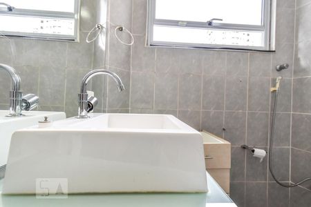 Apartamento para alugar com 65m², 2 quartos e 1 vagaBanheiro