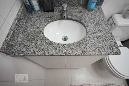 Apartamento à venda com 75m², 2 quartos e 1 vagaDetalhe do Banheiro Suíte  