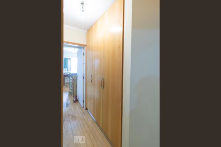 Roupeiro Corredor de apartamento à venda com 2 quartos, 100m² em Jardim das Acácias, São Paulo