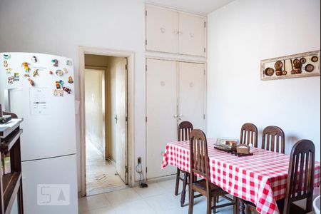 Apartamento à venda com 180m², 3 quartos e 2 vagasCopa