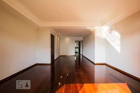 Apartamento para alugar com 3 quartos, 129m² em Cambuí, Campinas