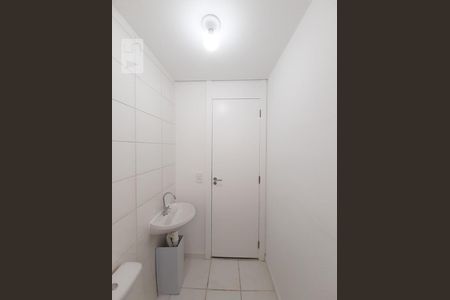 Banheiro Social de apartamento à venda com 2 quartos, 43m² em Sampaio, Rio de Janeiro
