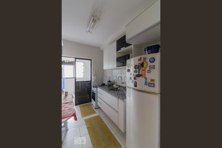 Cozinha de apartamento para alugar com 2 quartos, 59m² em Jardim Flor da Montanha, Guarulhos
