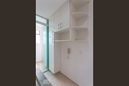 Apartamento à venda com 50m², 2 quartos e 1 vaga Apartamento à venda com 50m², 2 quartos e 1 vagaCozinha - Armários