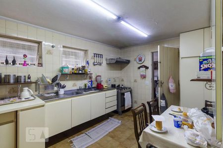 Casa à venda com 220m², 4 quartos e 2 vagasCozinha