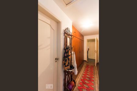 Casa à venda com 220m², 4 quartos e 2 vagasQuarto 3 - Suíte