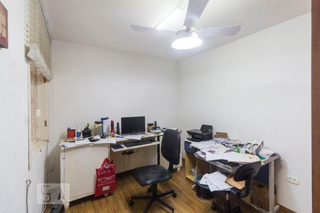 Casa à venda com 220m², 4 quartos e 2 vagasQuarto 4 - Suíte