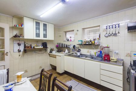 Casa à venda com 220m², 4 quartos e 2 vagasCozinha