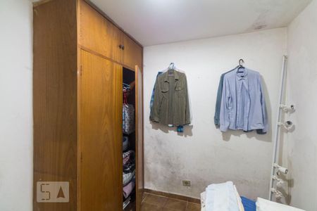 Casa à venda com 220m², 4 quartos e 2 vagasQuarto de Serviço