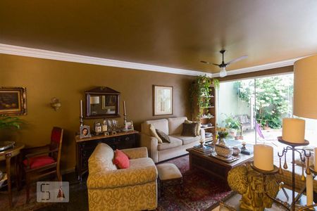 Sala de casa à venda com 4 quartos, 220m² em Jardim Prudência, São Paulo