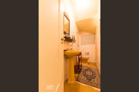 Lavabo de casa à venda com 4 quartos, 220m² em Jardim Prudência, São Paulo