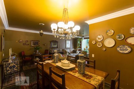 Sala de casa à venda com 4 quartos, 220m² em Jardim Prudência, São Paulo