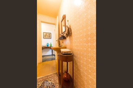 Casa à venda com 220m², 4 quartos e 2 vagasLavabo