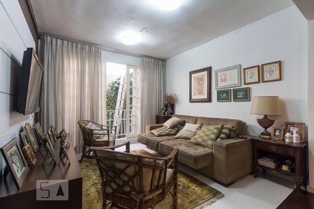 Sala de TV de casa à venda com 4 quartos, 220m² em Jardim Prudência, São Paulo