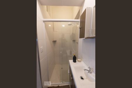 Studio para alugar com 32m², 1 quarto e sem vaga Studio para alugar com 32m², 1 quarto e sem vagaBanheiro Social