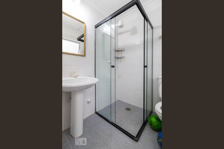 Casa de condomínio à venda com 465m², 4 quartos e 3 vagas Casa de condomínio à venda com 465m², 4 quartos e 3 vagasBanheiro da Churrasqueira