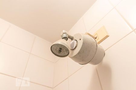 Casa de condomínio à venda com 465m², 4 quartos e 3 vagas Casa de condomínio à venda com 465m², 4 quartos e 3 vagasDetalhe do Banheiro de Serviço