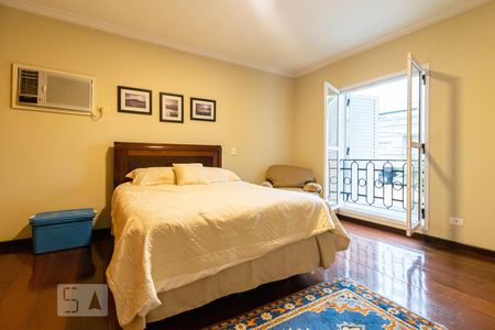 Casa de condomínio à venda com 465m², 4 quartos e 3 vagas Casa de condomínio à venda com 465m², 4 quartos e 3 vagasSuíte 3