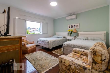 Casa de condomínio à venda com 465m², 4 quartos e 3 vagas Casa de condomínio à venda com 465m², 4 quartos e 3 vagasSuíte 1