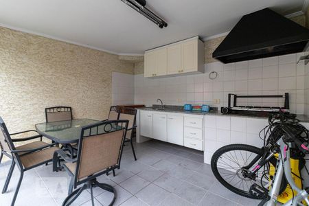 Casa de condomínio à venda com 465m², 4 quartos e 3 vagas Casa de condomínio à venda com 465m², 4 quartos e 3 vagasChurrasqueira