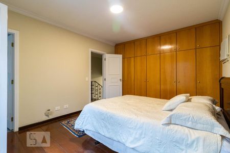 Casa de condomínio à venda com 465m², 4 quartos e 3 vagas Casa de condomínio à venda com 465m², 4 quartos e 3 vagasSuíte 3